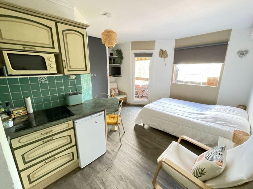 Appartement à vendre à Gréoux-les-Bains : studio meublé en résidence calme