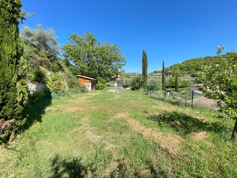 Terrain à vendre à Manosque : terrain à bâtir avec piscine